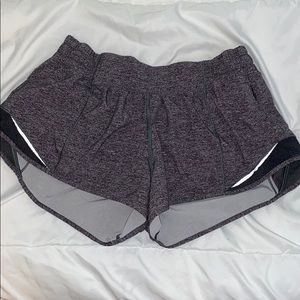 Lululemon Hotty Hot shorts 2.5"
